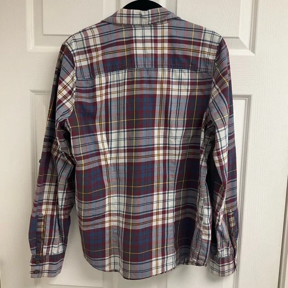 The North Face Women’s Button Down Plaid Shirt - Picture 3 of 10
